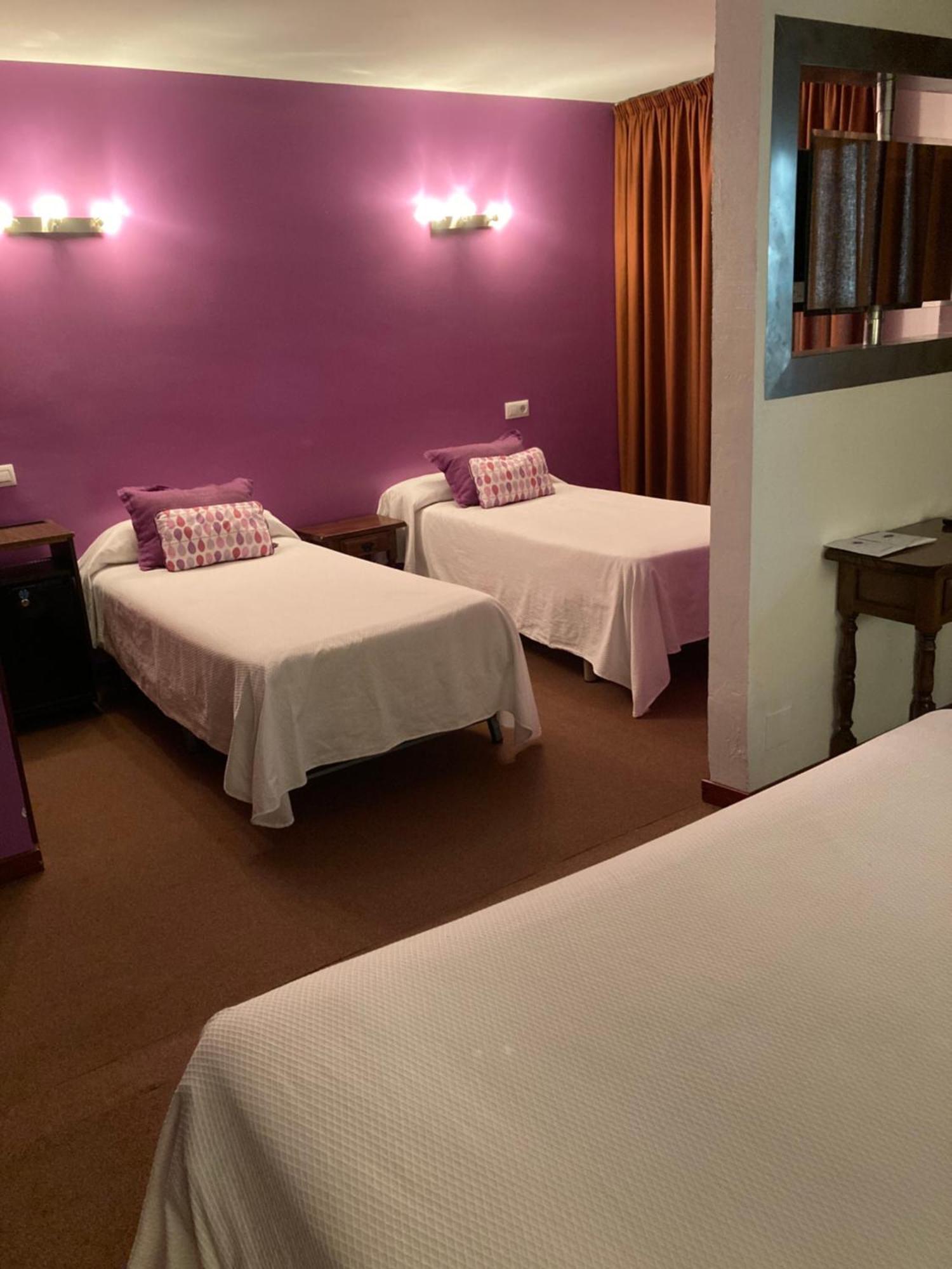 Hotel Folch Sant Julia de Loria Quarto foto